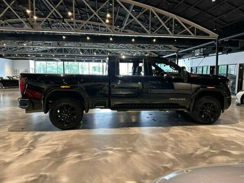 Used 2024 GMC Sierra 2500 AT4 w/ AT4 Premium Plus Package AWD/4WD image 6