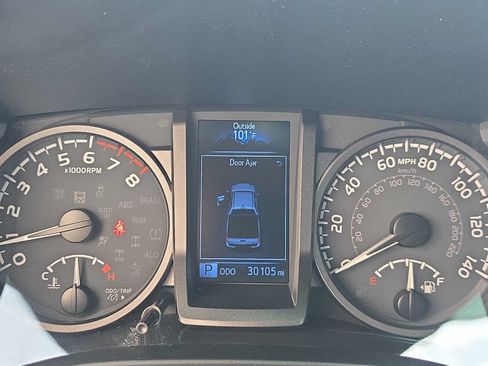 Used 2022 Toyota Tacoma TRD Sport w/ TRD Premium Sport Package RWD image 24
