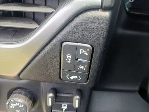 Used 2019 Chevrolet Suburban LT AWD/4WD image 31