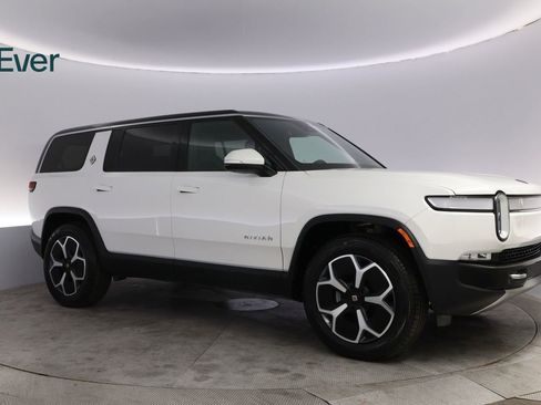 Used 2023 Rivian R1S Adventure AWD/4WD image 14