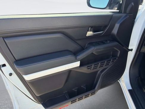 Used 2024 Toyota Tacoma TRD Off-Road image 18