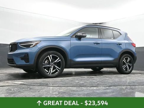 Used 2024 Volvo XC40 B5 Core image 46