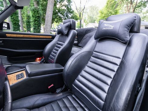 Used 1991 Jaguar XJS V12 Convertible RWD image 52