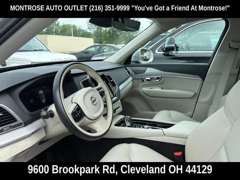 Used 2023 Volvo XC90 B5 Core w/ Climate Package AWD/4WD image 2