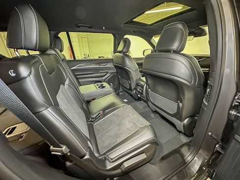 New 2026 Jeep Grand Cherokee L 4WD image 4