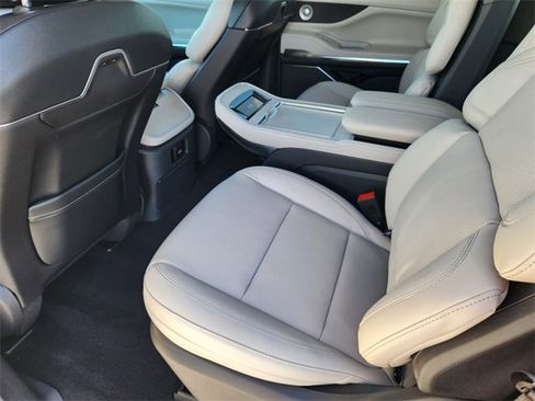 New 2025 Lincoln Navigator Reserve image 27