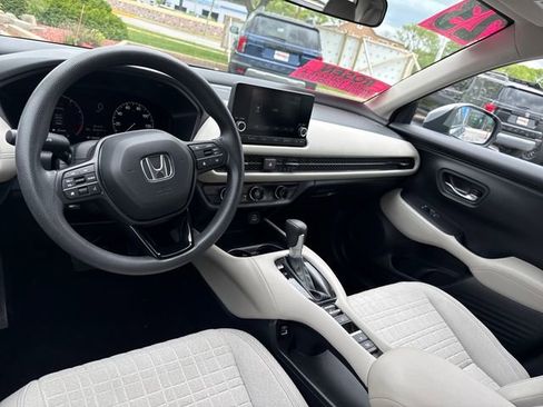 Used 2023 Honda HR-V LX image 23