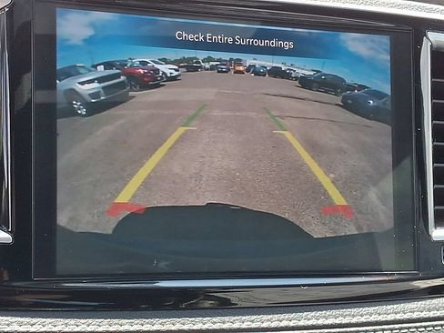 Used 2025 Chrysler Pacifica Limited FWD image 25