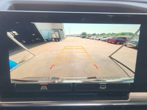 Used 2025 GMC Sierra 1500 SLT AWD/4WD image 16