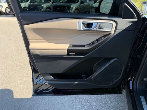 Used 2020 Ford Explorer Limited RWD image 9