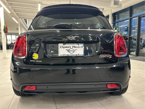 Used 2024 MINI Cooper SE image 9