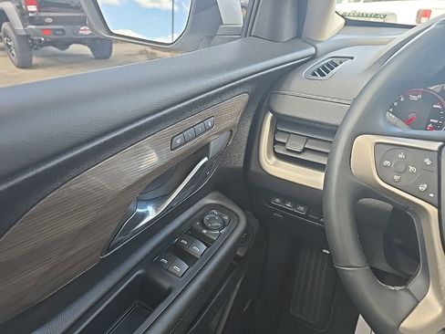 Used 2023 GMC Terrain Denali w/ Denali Premium Package image 14