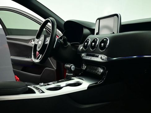 Certified 2019 Kia Stinger GT image 33