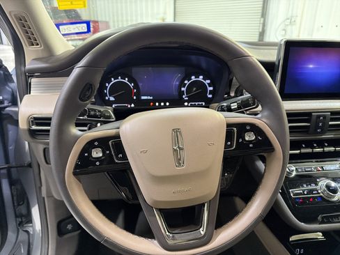 Used 2022 Lincoln Corsair FWD w/ Equipment Group 101A image 13