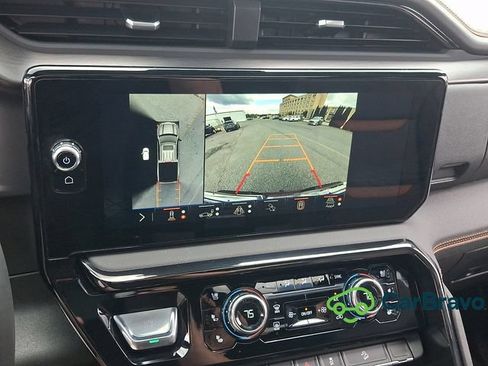 Certified 2026 GMC Sierra 1500 AT4 w/ Technology Package AWD/4WD image 18