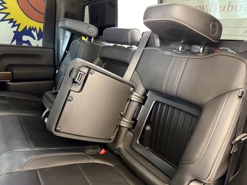 Used 2022 Chevrolet Silverado 3500 High Country w/ Technology Package image 23