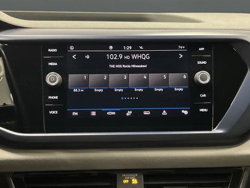 Used 2022 Volkswagen Taos SE FWD image 16