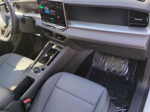 New 2026 Volkswagen Tiguan SE AWD/4WD image 19