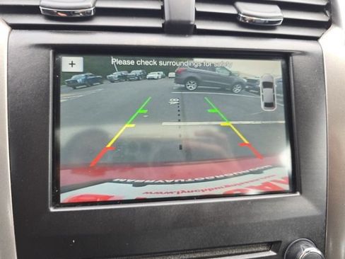 Used 2017 Ford Fusion SE w/ Fusion SE Technology Package FWD image 20