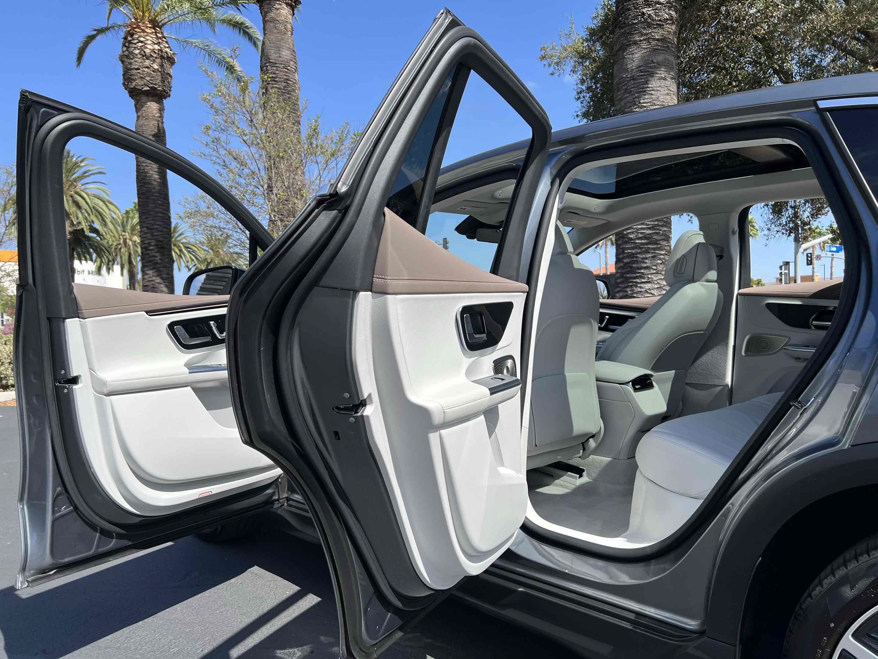Used 2023 Mercedes-Benz EQE 350+ SUV w/ AMG Line Exterior Package image 60