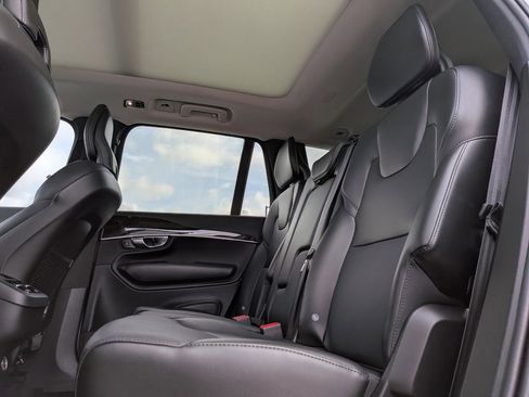 Used 2019 Volvo XC90 T5 Momentum w/ Protection Package Premier image 27