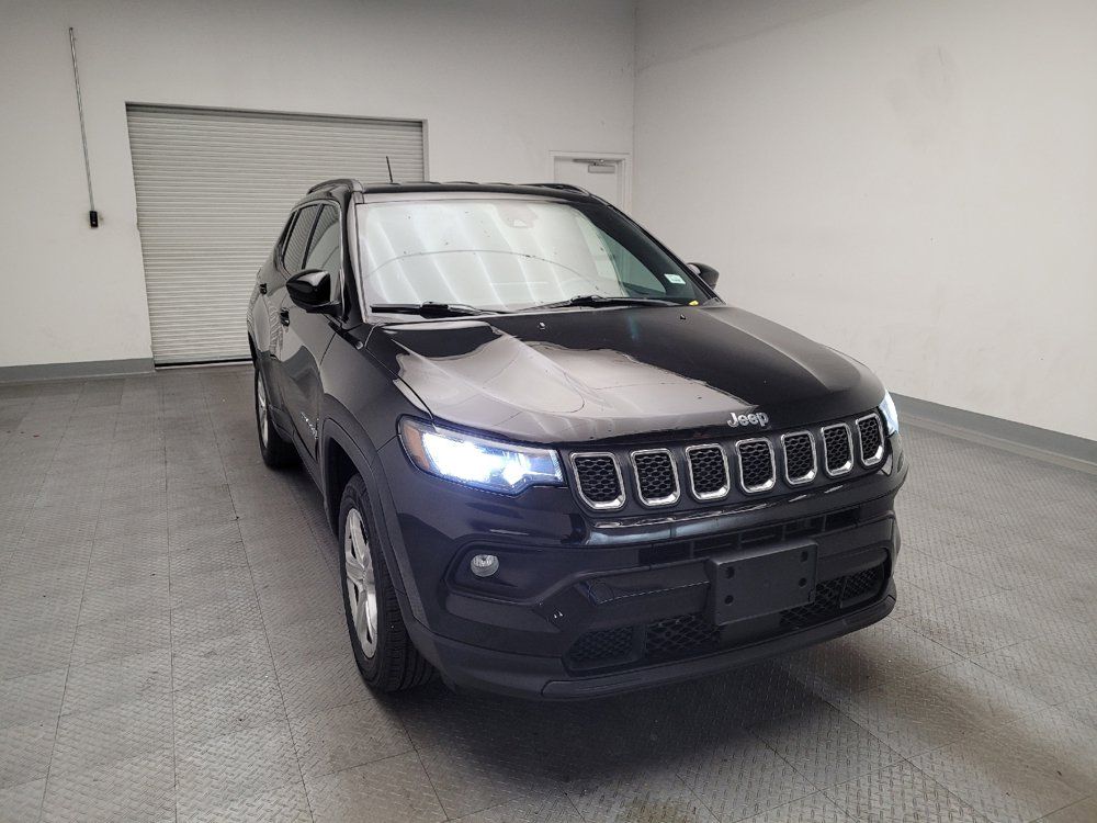 Used 2023 Jeep Compass Latitude AWD/4WD image 14