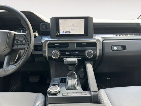 Used 2025 Toyota Tacoma SR5 AWD/4WD image 11