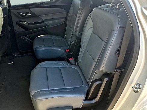 Used 2019 Chevrolet Traverse LT w/ LT Premium Package AWD/4WD image 9