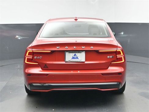 Used 2023 Volvo S60 B5 Plus image 7
