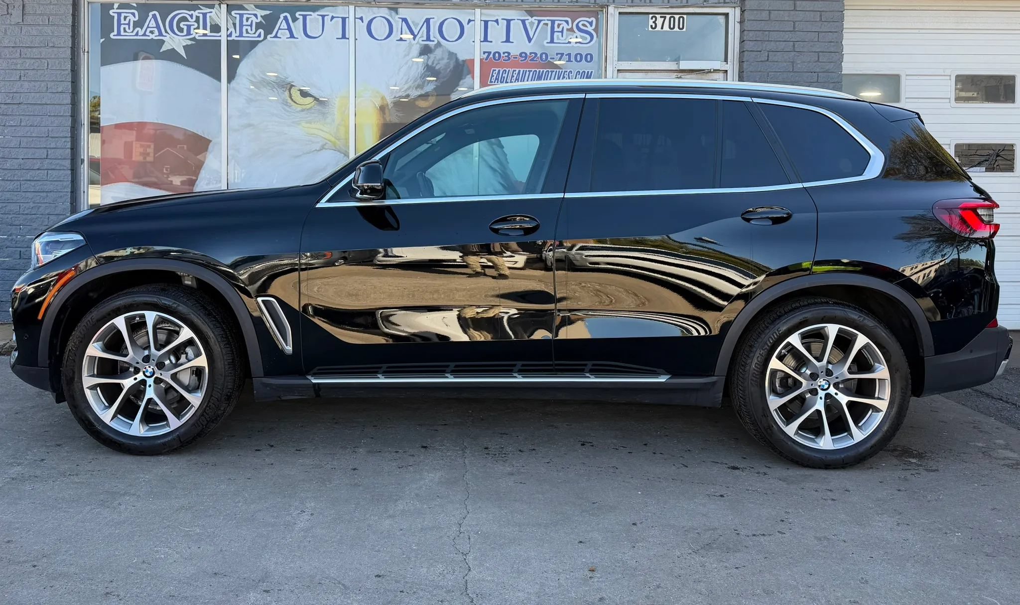 Used 2022 BMW X5 xDrive40i w/ Premium Package AWD/4WD image 6