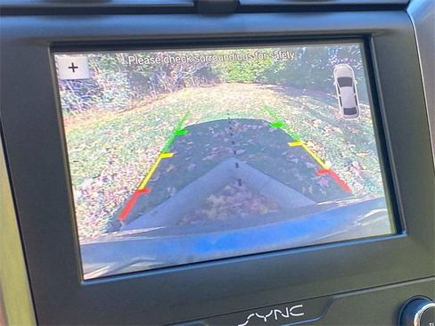 Used 2019 Ford Fusion SE image 25