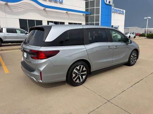 Certified 2025 Honda Odyssey EX-L image 2