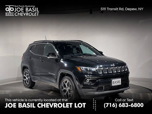 Used 2024 Jeep Compass Limited image 1