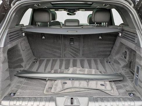 Used 2025 Land Rover Range Rover Sport SE image 6