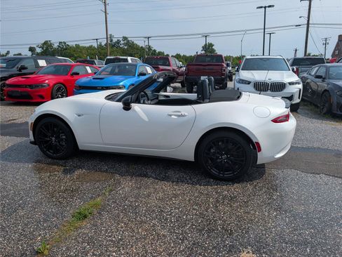 Used 2025 MAZDA MX-5 Miata Club RWD image 4