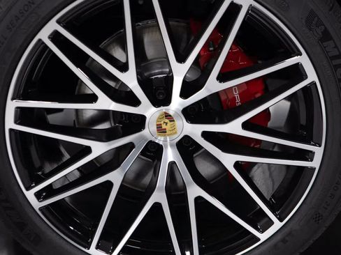 Used 2026 Porsche Macan S AWD/4WD image 11
