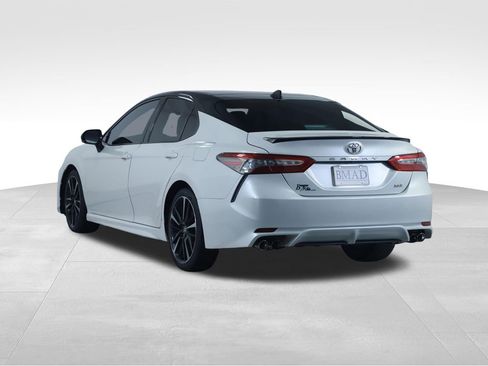 Used 2019 Toyota Camry XSE FWD image 9