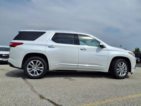 Used 2021 Chevrolet Traverse High Country AWD/4WD image 38