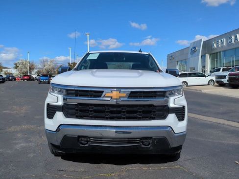 Used 2024 Chevrolet Silverado 1500 LT w/ Z71 Off-Road Package AWD/4WD image 8