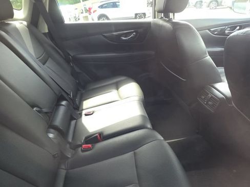 Used 2018 Nissan Rogue SL w/ Premium Package AWD/4WD image 5