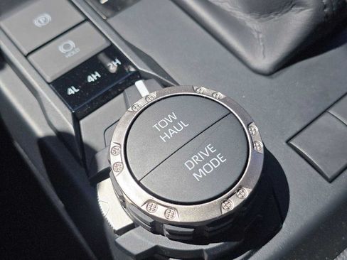 Certified 2026 Toyota 4Runner SR5 AWD/4WD image 38