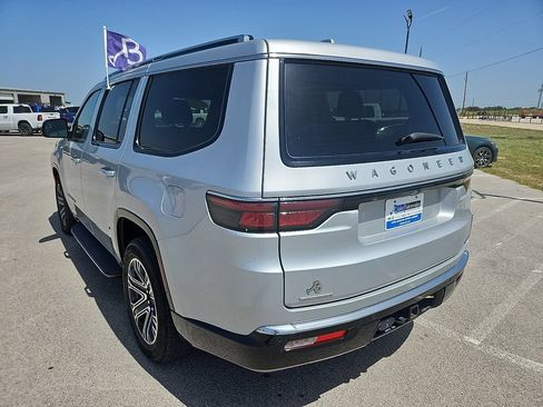 Used 2023 Jeep Wagoneer Series II AWD/4WD image 5