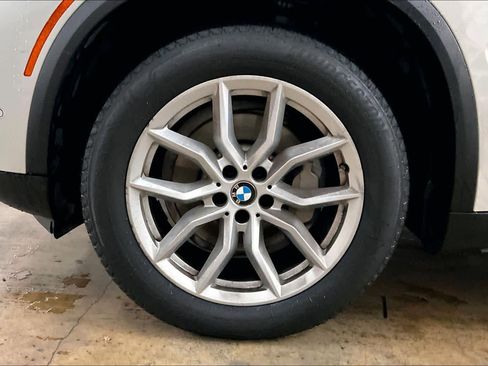 Used 2021 BMW X5 xDrive40i w/ Premium Package image 12