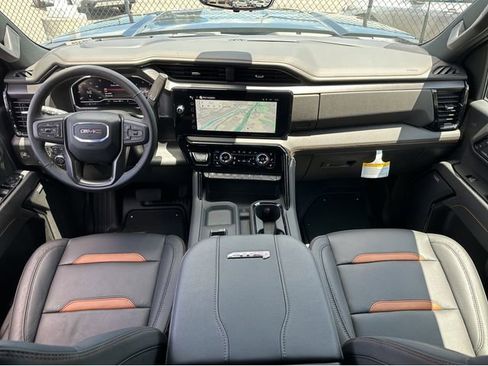 New 2025 GMC Sierra 2500 AT4 w/ AT4 Premium Plus Package image 8