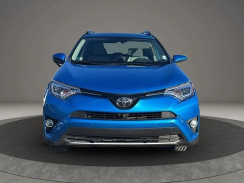 Used 2018 Toyota RAV4 Limited image 15