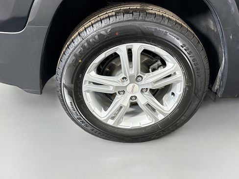 Used 2018 GMC Terrain SLE image 33