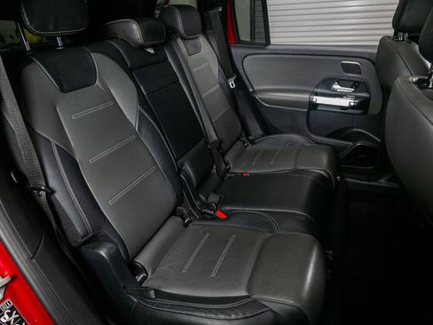 Used 2021 Mercedes-Benz GLB 250 image 25