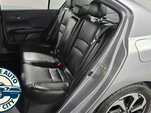 Used 2017 Honda Accord EX-L image 29