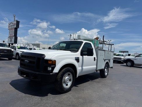 Used 2008 Ford F350 XL image 2
