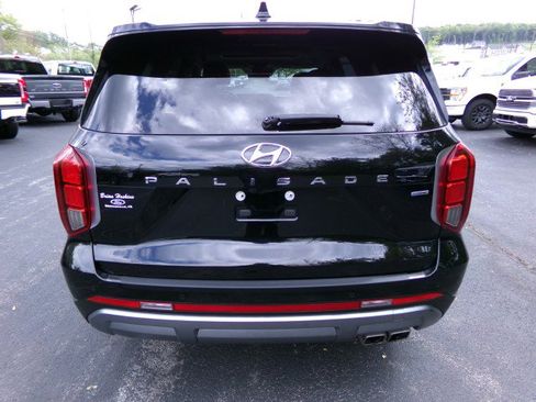 Used 2023 Hyundai Palisade Limited w/ Cargo Package AWD/4WD image 8